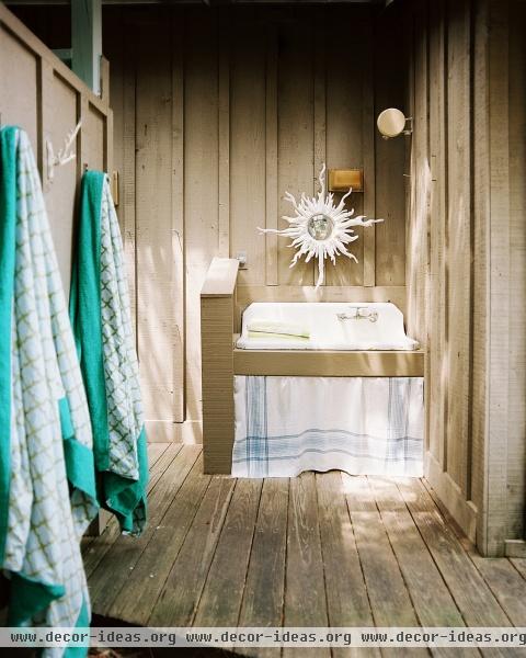 Beach Rustic Bathroom