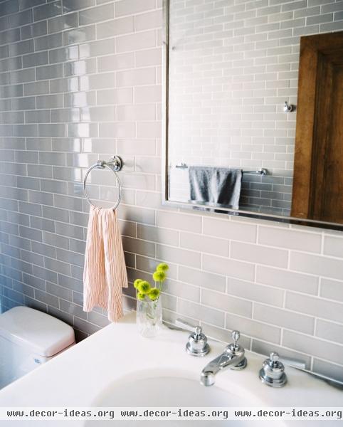 Minimalist Modern Bathroom