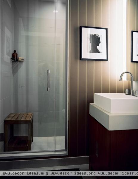 Midcentury Modern Urban Bathroom