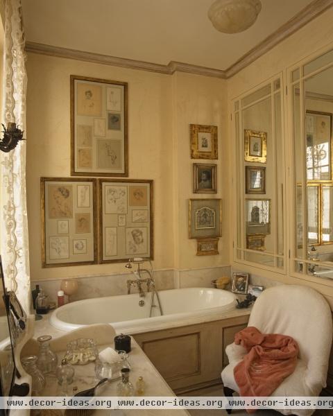 Traditional Bathroom