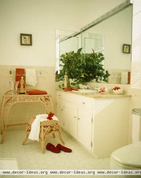 Traditional Bathroom