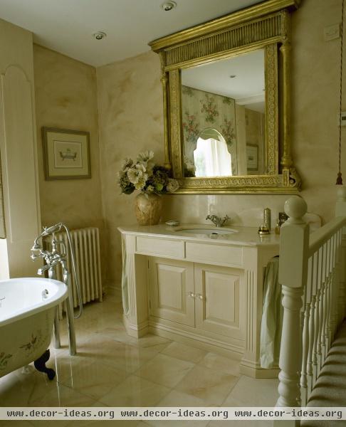 Traditional Bathroom