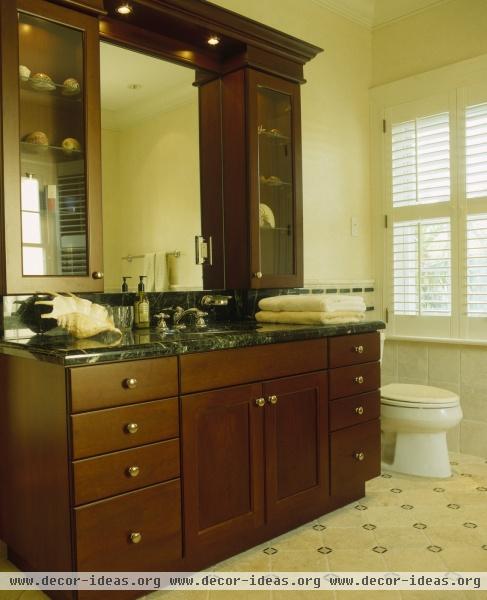 Traditional Bathroom