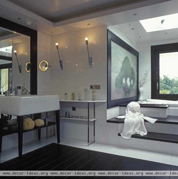 Modern Bathroom