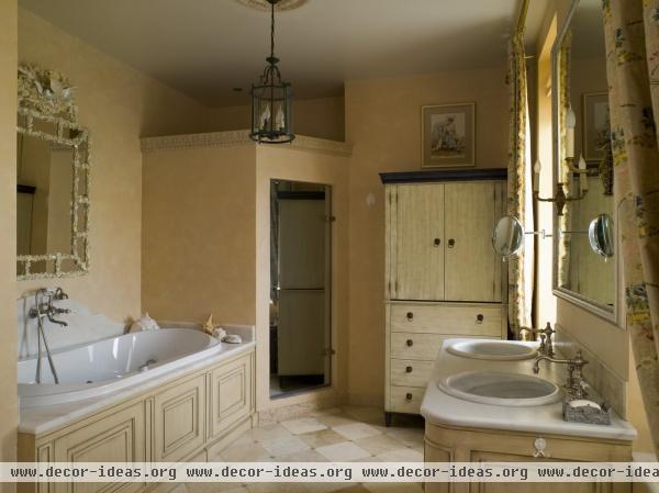 Traditional Bathroom