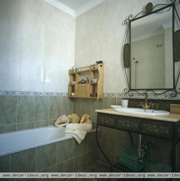 Traditional Bathroom