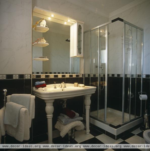 Traditional Bathroom