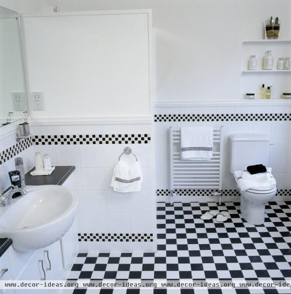 Traditional Bathroom