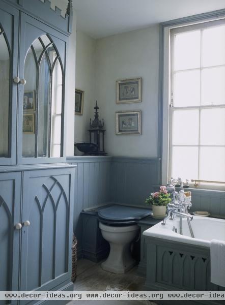 Traditional Bathroom