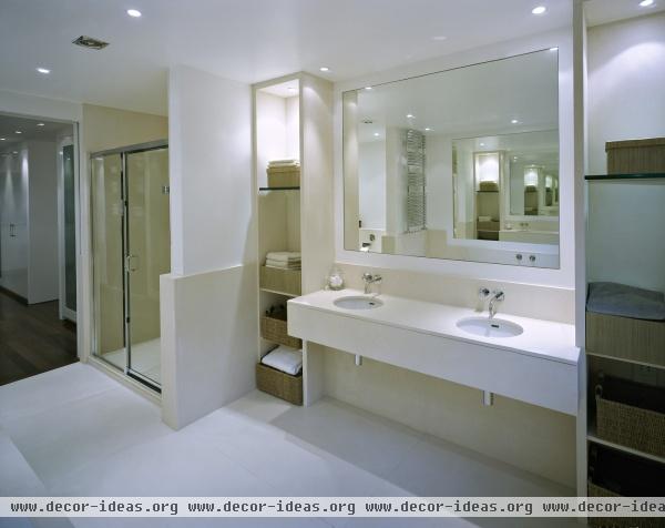 Modern Bathroom