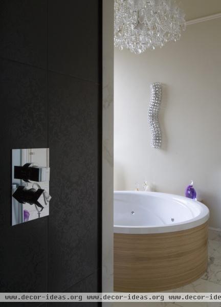 Contemporary Bathroom