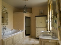 Traditional Bathroom