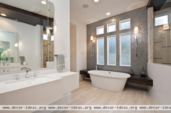 Parade of Homes- Bath - modern - bathroom - austin