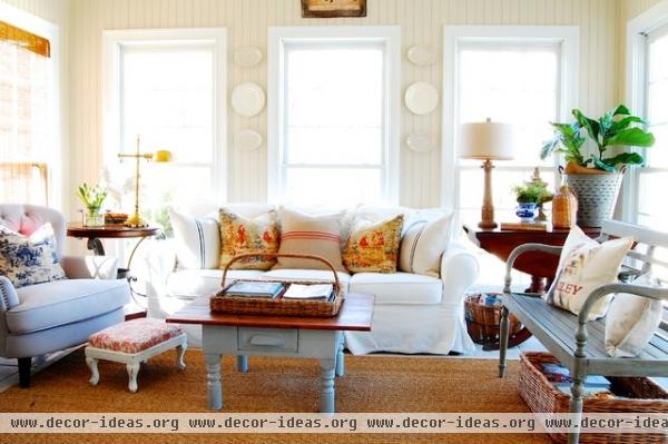 Nichol's Home - traditional - family room - atlanta