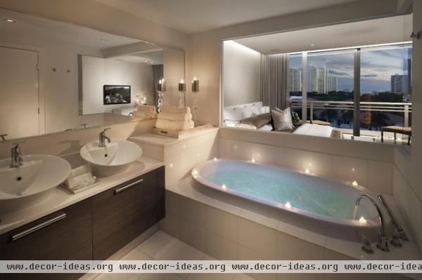 Master Bath w/ Glass Opening - modern - bathroom - miami