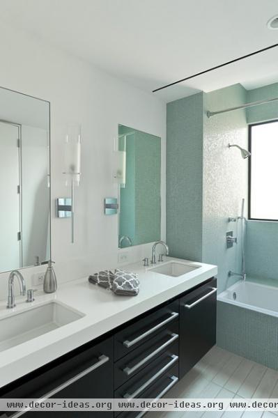 Southampton - modern - bathroom - houston