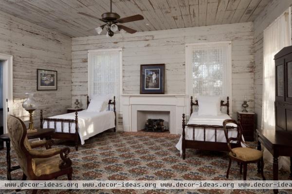 Bastrop County Plantation House - traditional - bedroom - austin