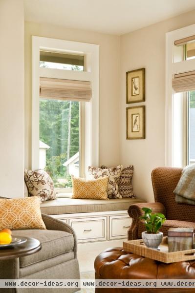 Basic, Sophisticated Hues - traditional - living room - portland