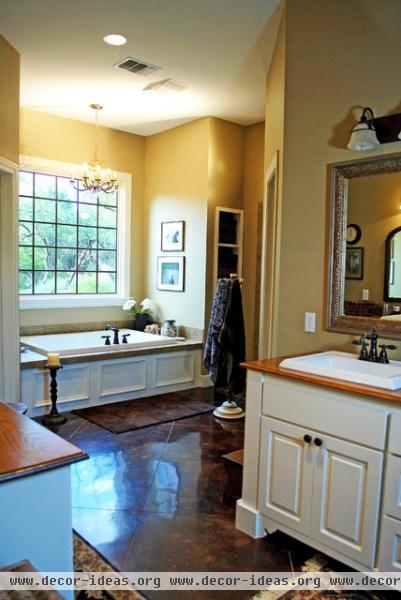 Hill Country - traditional - bathroom - austin