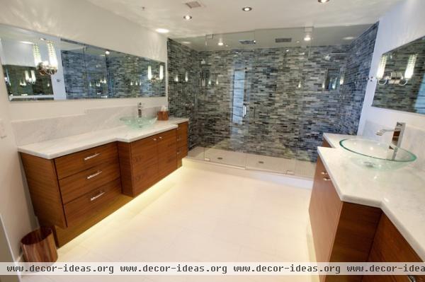 Hollywood Beach Condo - contemporary - bathroom - miami