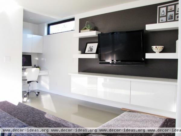 Houzz Tour: A Labor of Modern Love in Costa Mesa - modern - family room - orange county