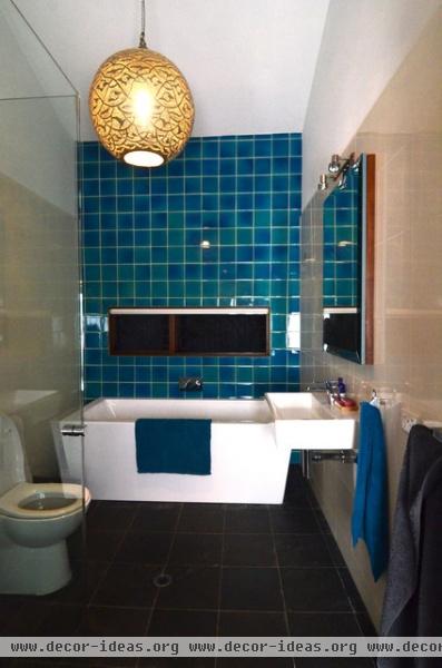 My Houzz: Relaxed Australian Retreat for Busy Circus Family - contemporary - bathroom - adelaide