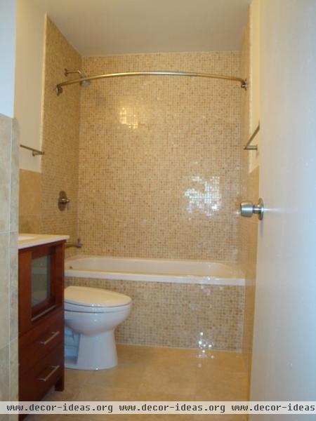 Small Bathroom in Lincoln Park Condo - eclectic - bathroom - chicago