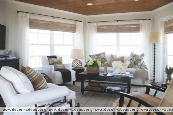 Cottage on the beach - traditional - living room - providence