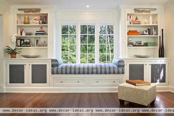 East Hampton Colonial - traditional - living room - new york