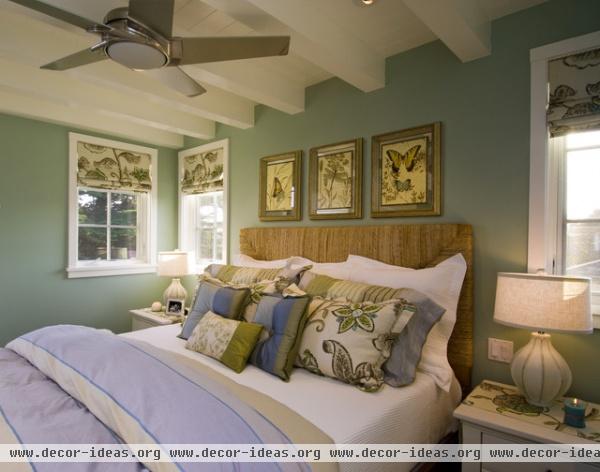 Breakers Beach House - contemporary - bedroom -