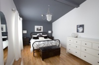 Lynda's bedroom - contemporary - bedroom - montreal