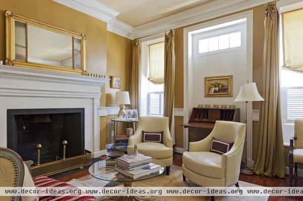 Traditional Living Room