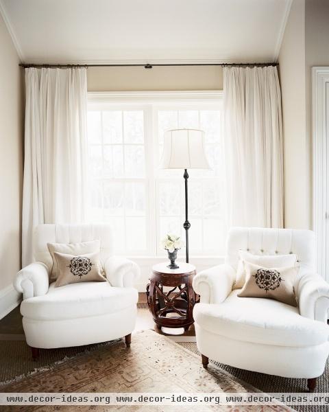 Traditional Living Room