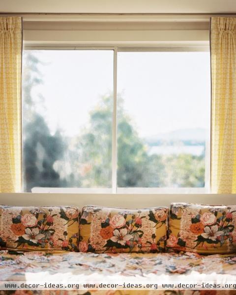 Traditional Vintage Living Room