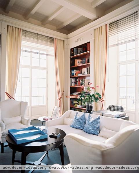 Rustic Traditional Living Room