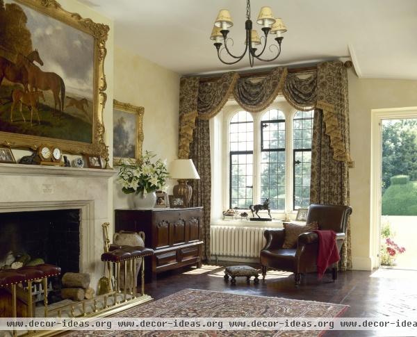 Traditional Living Room