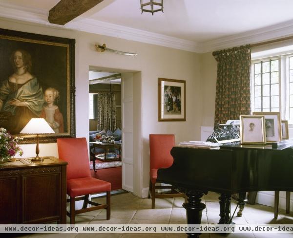 Traditional Living Room