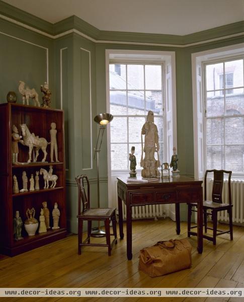 Traditional Living Room