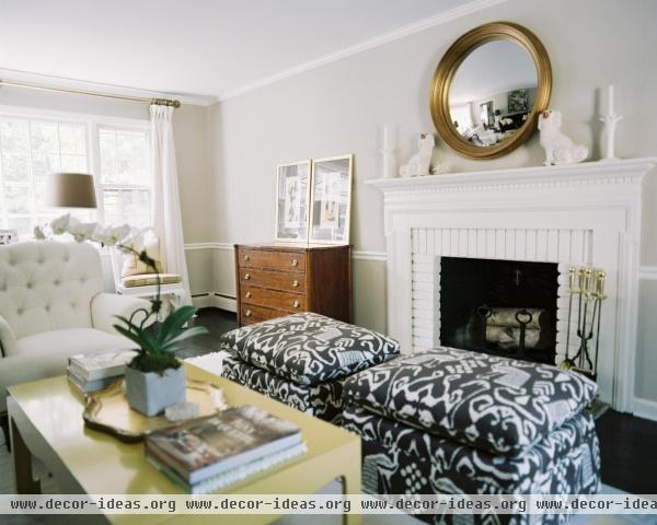 Beach Traditional Living Room