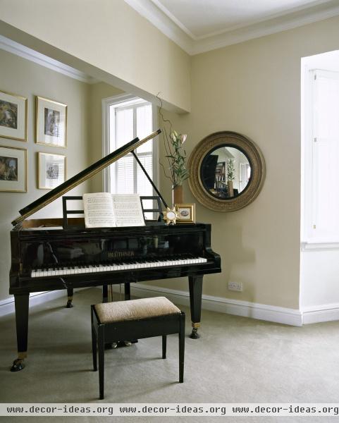 Traditional Living Room