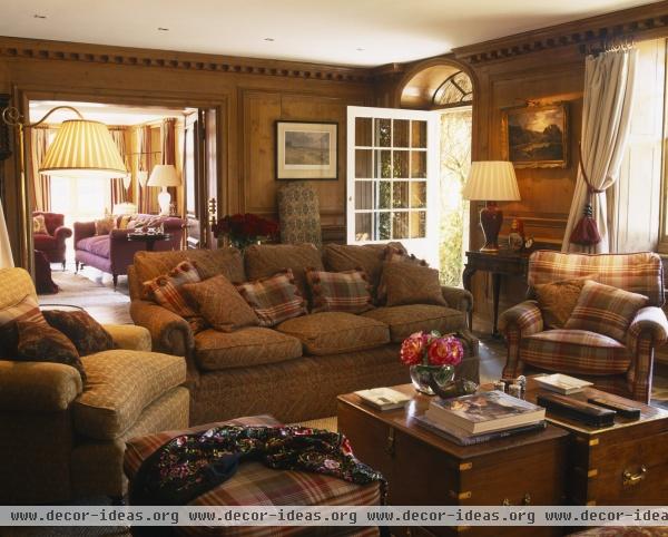 Country Traditional Living Room