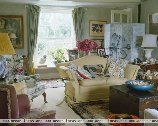 Traditional Living Room