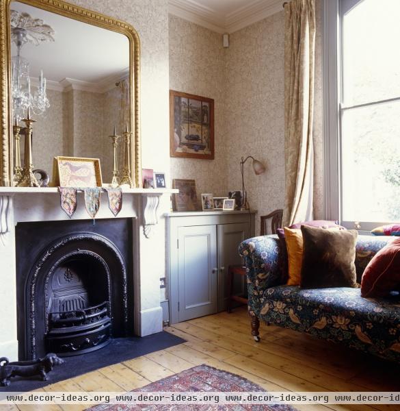 Traditional Living Room