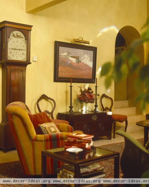 Traditional Living Room