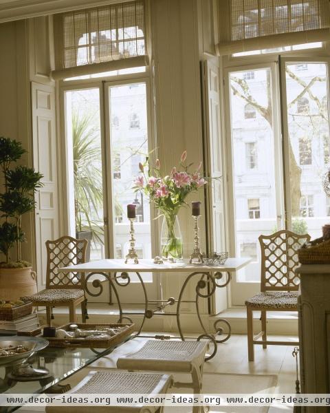 Traditional Living Room