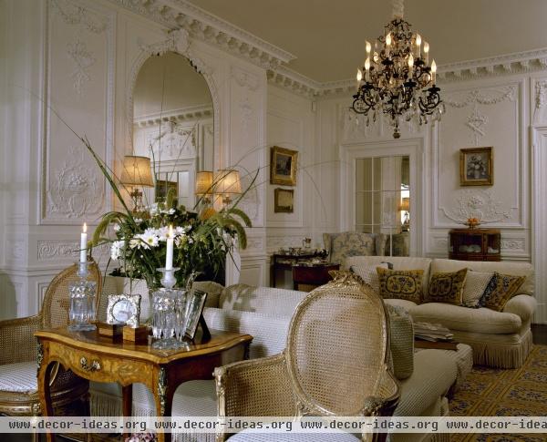 Traditional Living Room