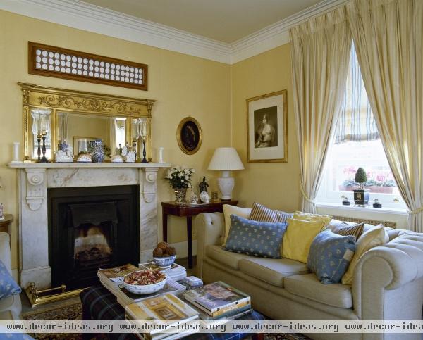 Traditional Living Room