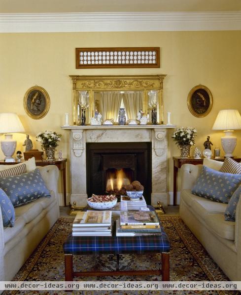 Traditional Living Room