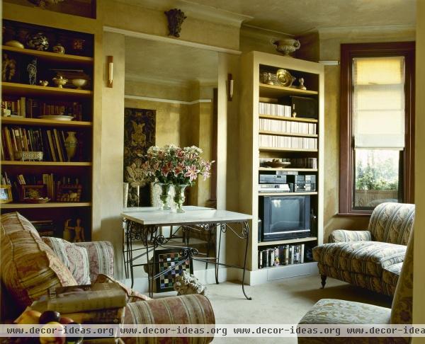 Traditional Living Room