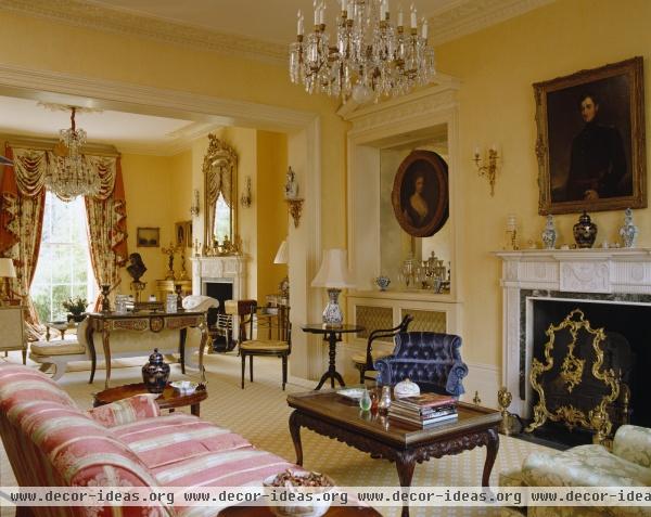 Traditional Living Room